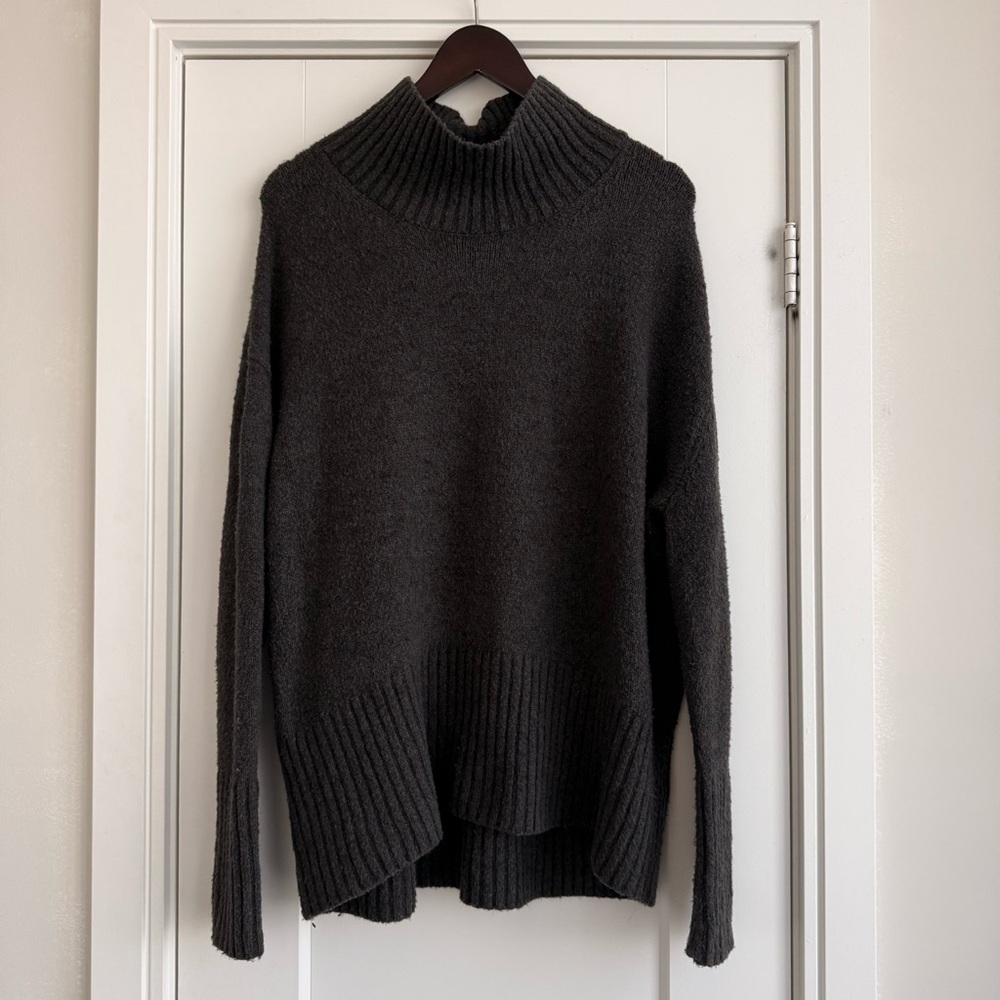 CHRISTIAN SIRIANO MERINO WOOL BLEND TURTLENECK SWEATER IN GREY